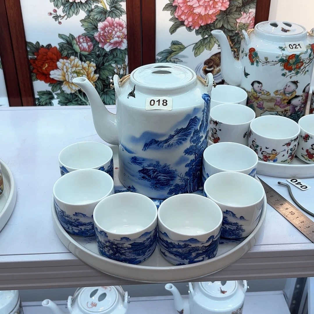 壶依山傍水三斤➕六个杯子➕茶盘