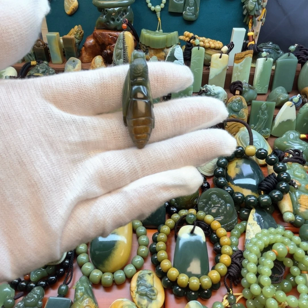 岫岩河磨玉（透闪石质玉）未镶嵌颈饰