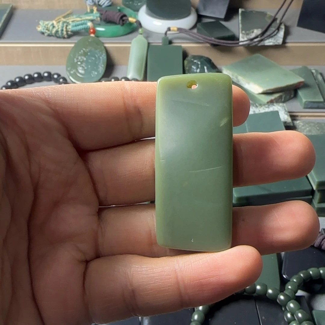 和田玉（青玉）吊坠(不含链)未镶嵌查**人