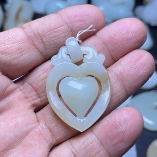 未镶嵌和田玉挂件