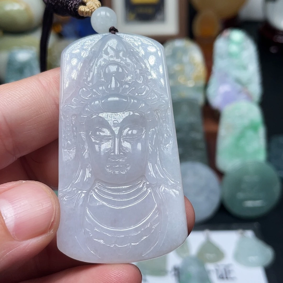 翡翠未镶嵌颈饰观音头