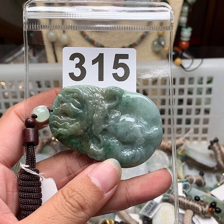 翡翠颈饰未镶嵌师**@翡翠