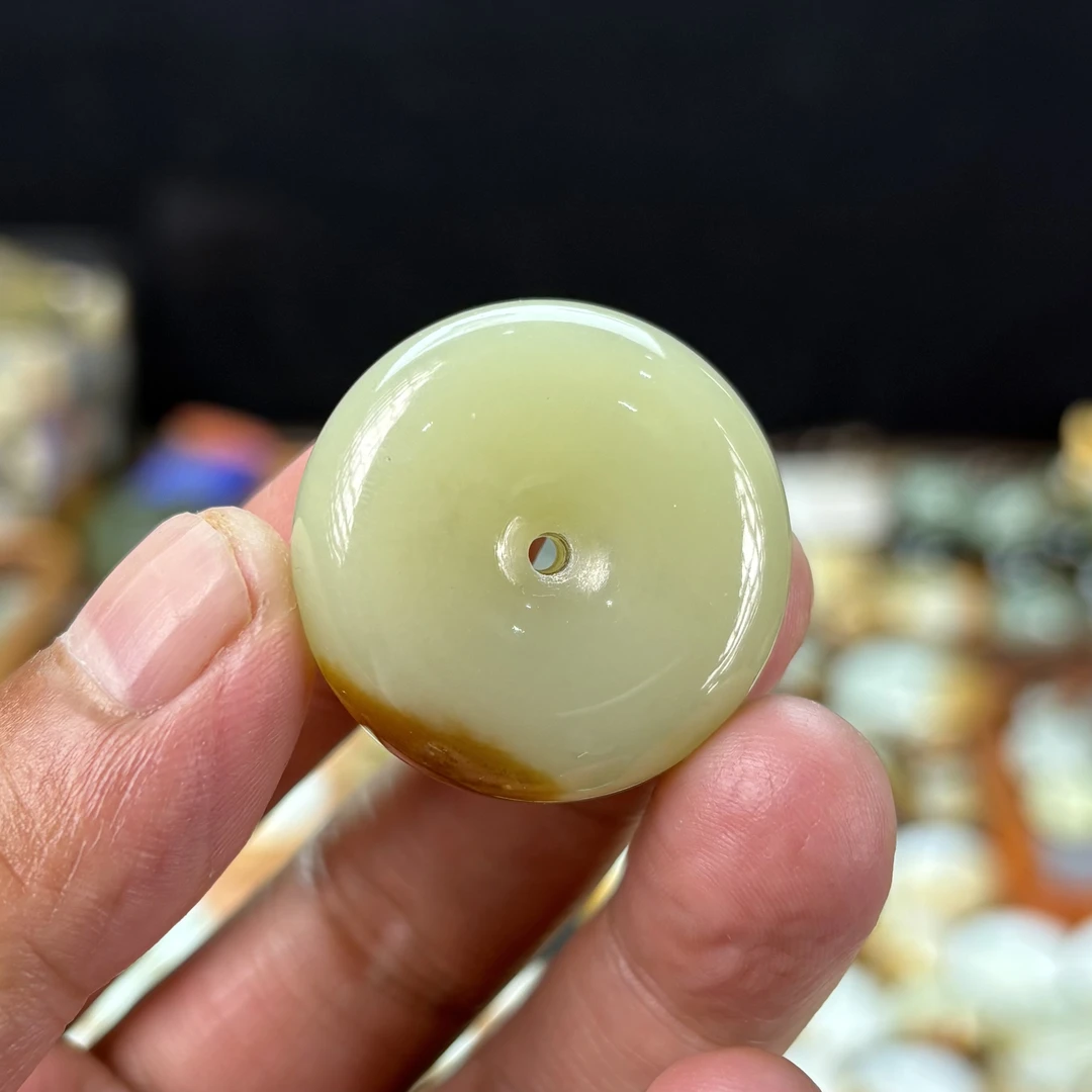 31✖️12新疆且末和田玉糖一口糖精品老料平安扣吊坠挂件