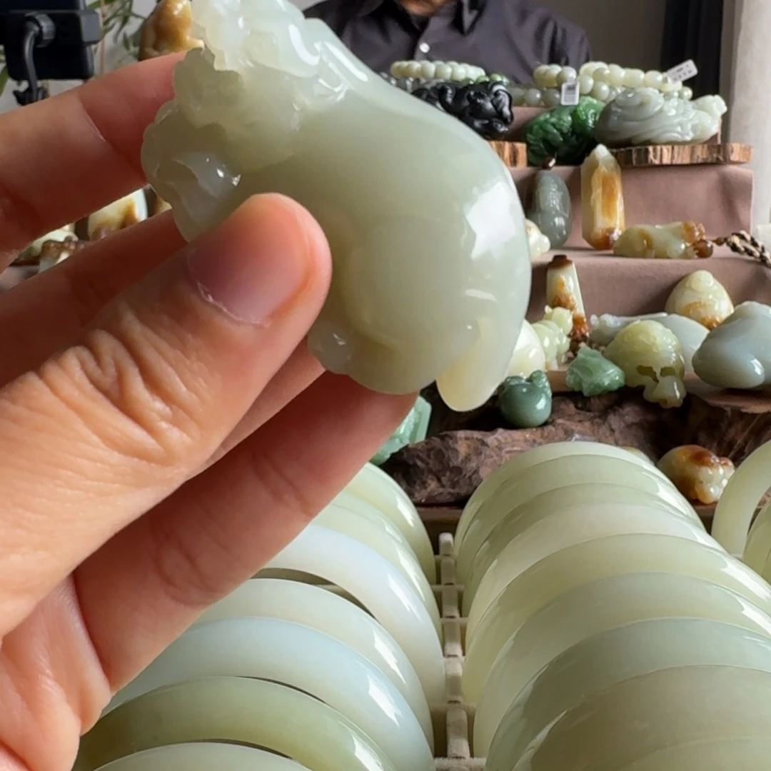 和田玉（糖玉）未镶嵌颈饰