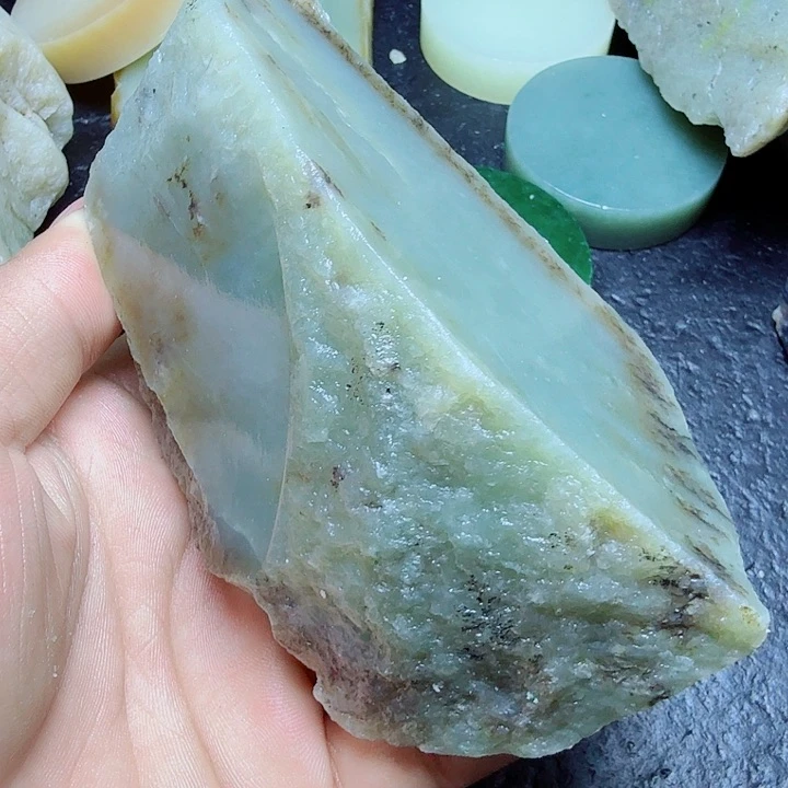 和田玉（糖玉）未镶嵌珠宝奇石