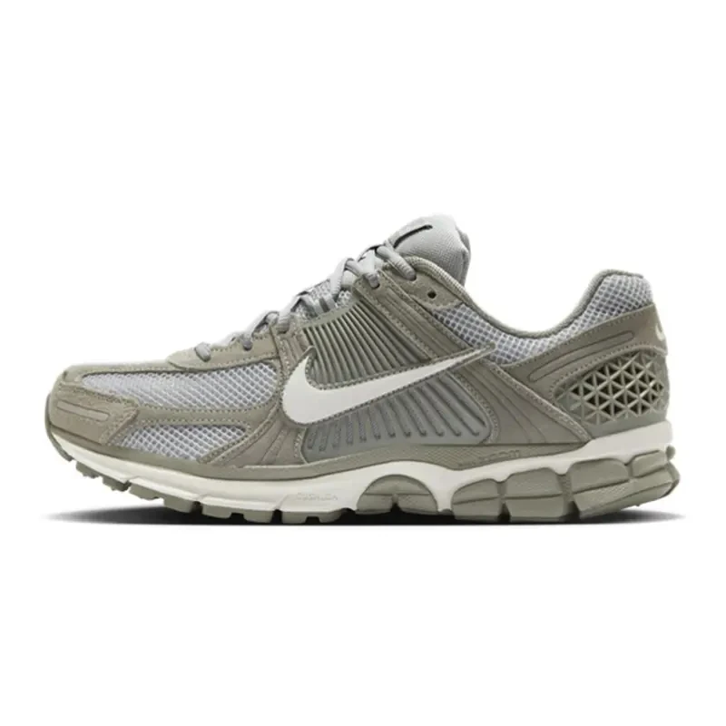 NIKE/耐克男子ZOOMVOMERO5休闲鞋HF1553002