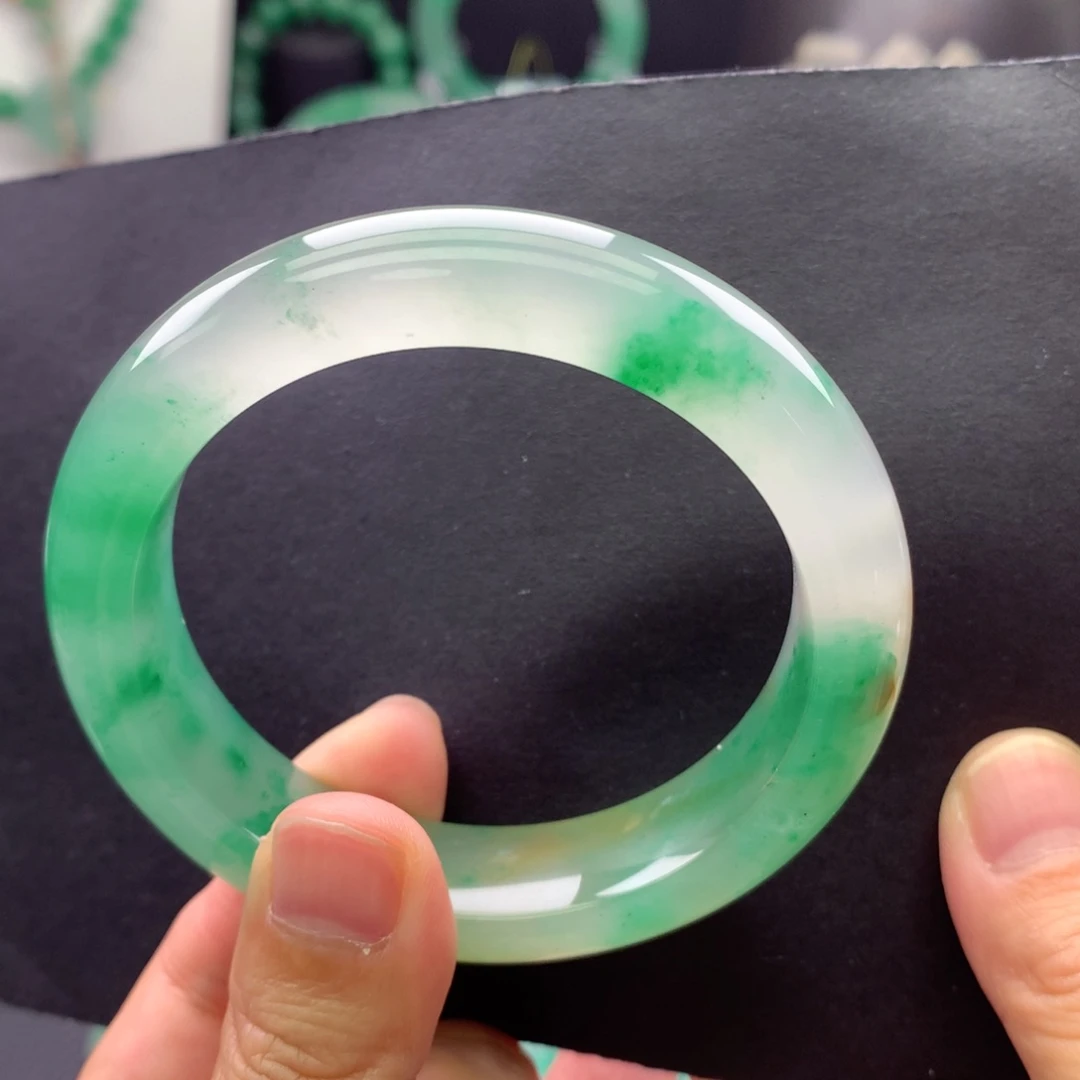 【闪购商品】未镶嵌手镯石英质玉瞬*?