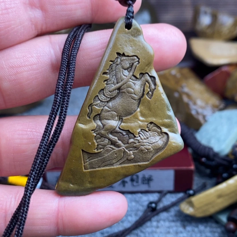 【闪购商品】原石雕刻。