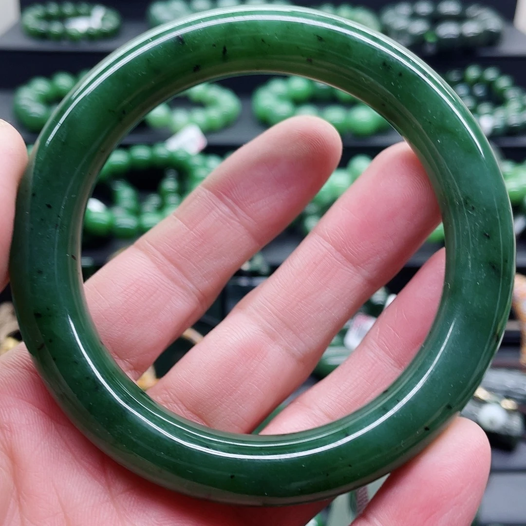 和田玉（碧玉）未镶嵌手镯
