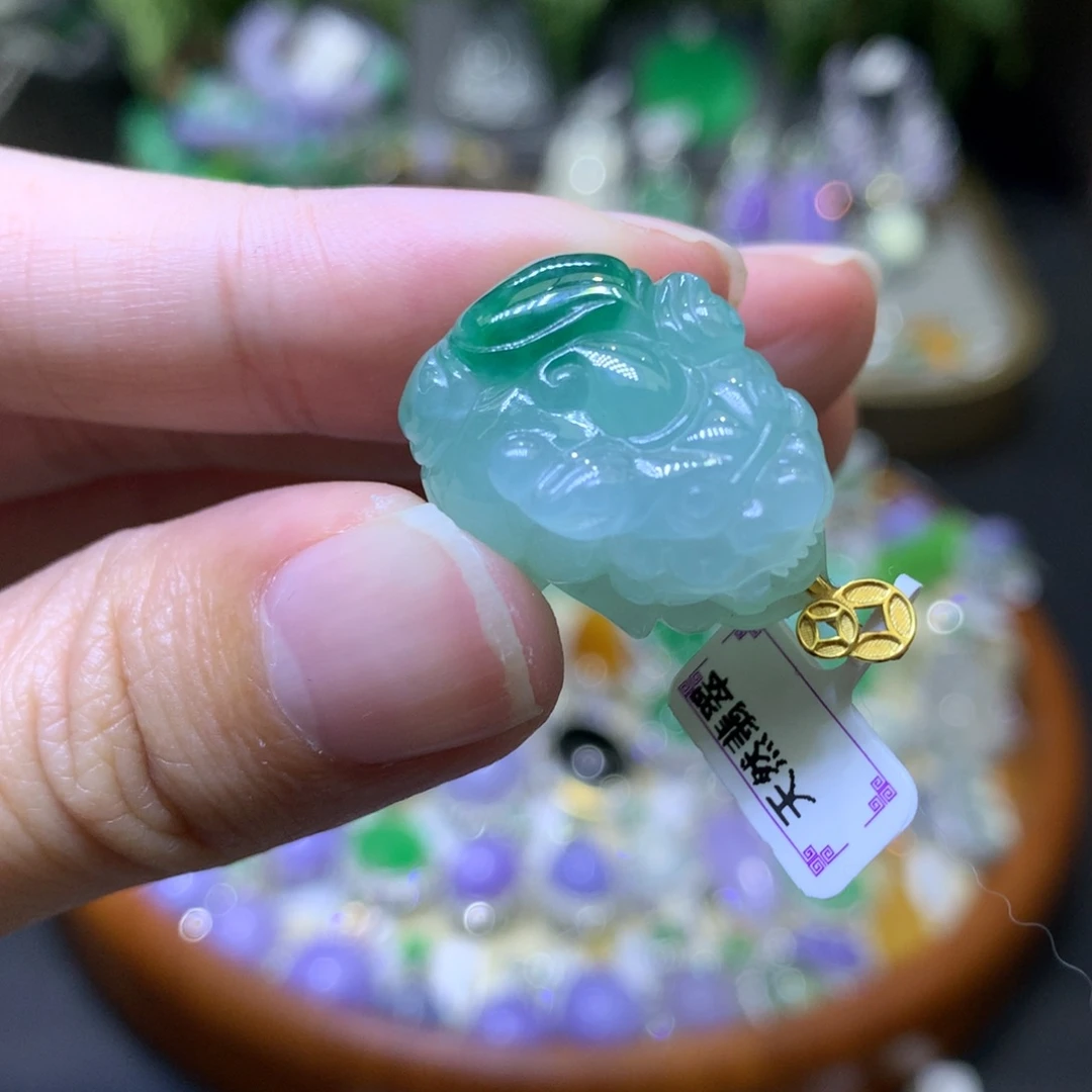 颈饰18K金镶嵌翡翠