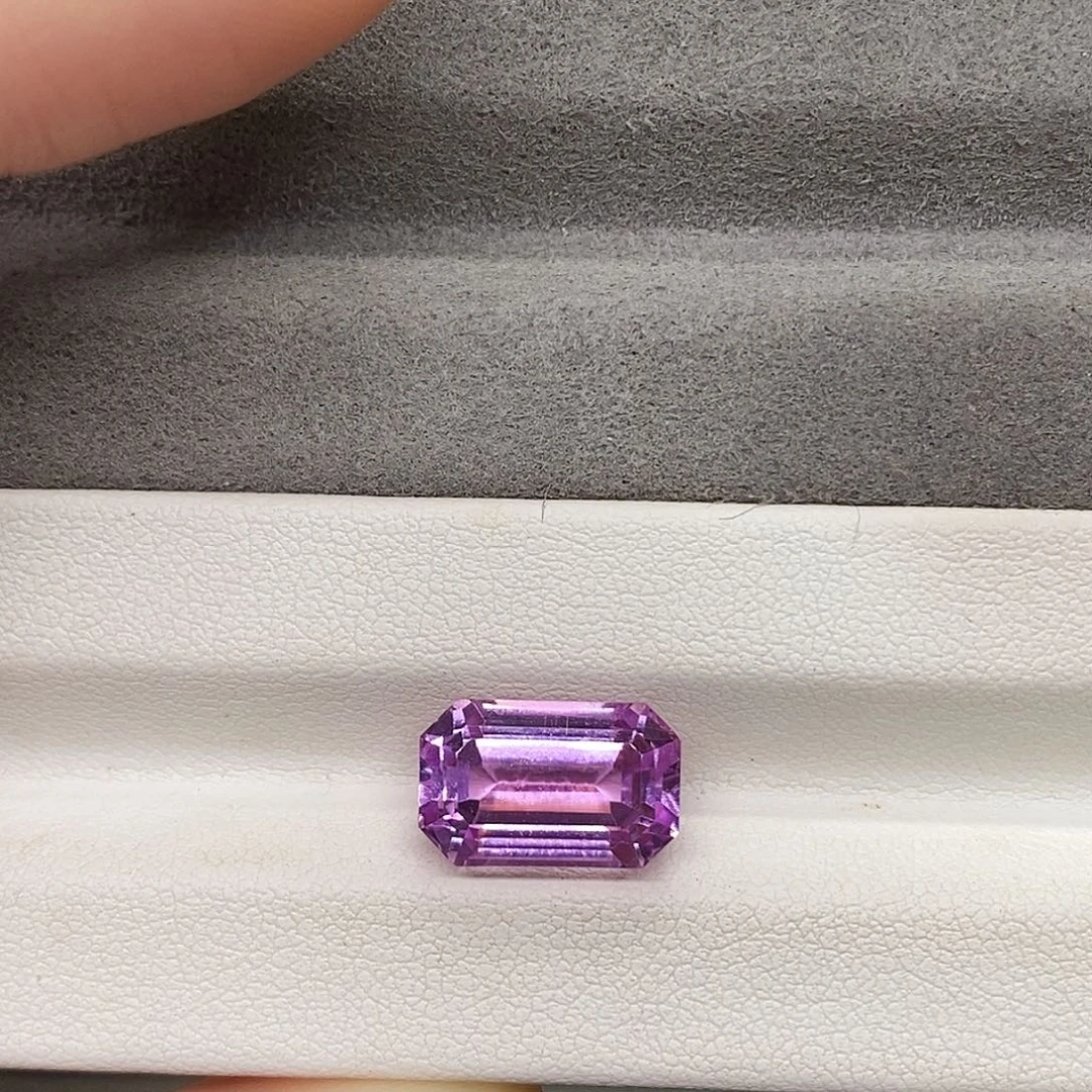 裸石锂辉石未镶嵌8.17克拉天然紫锂辉