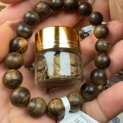 沉香碎屑沉香汪*越南芽庄白棋瘤疤