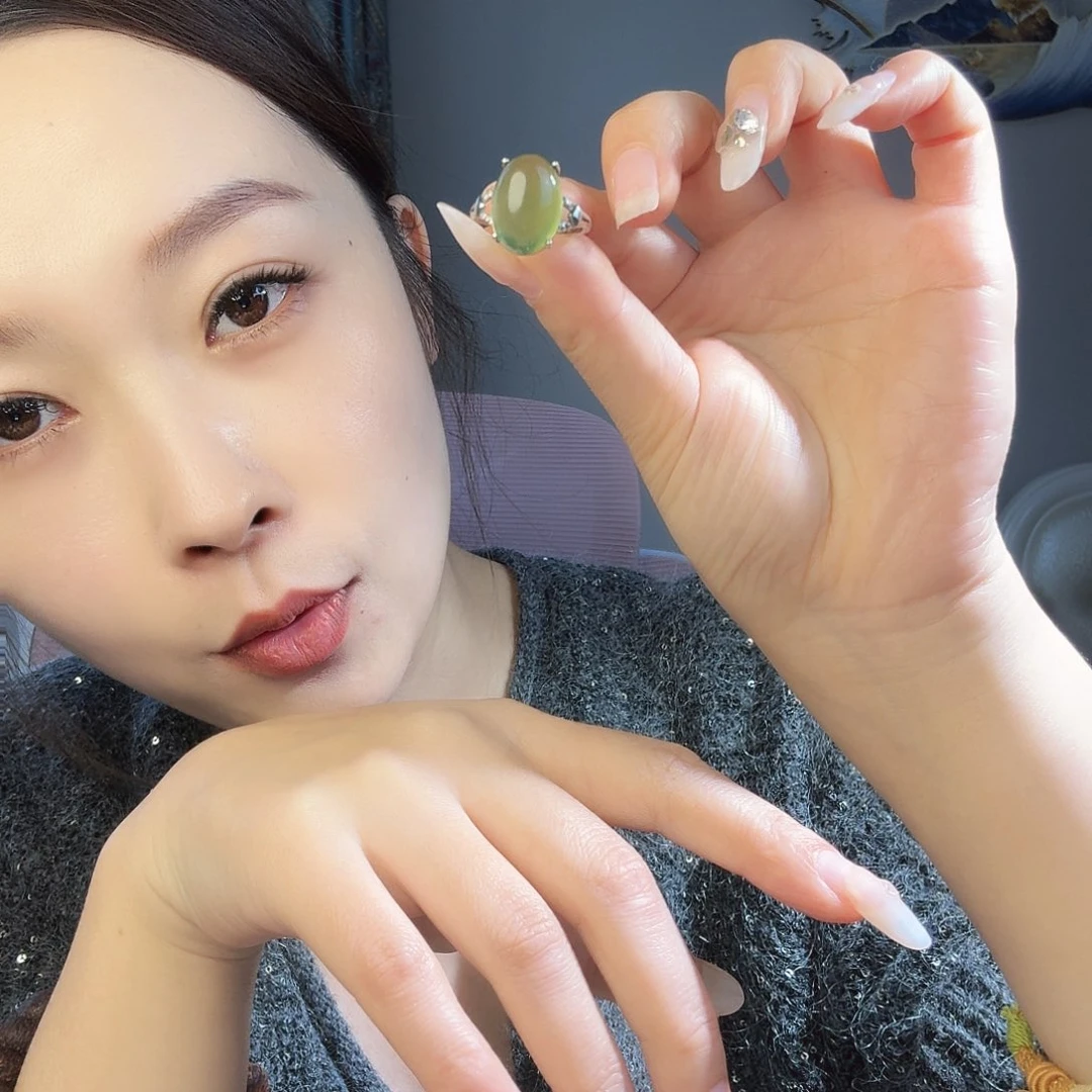 麻***郭蛇纹石玉未镶嵌颈饰