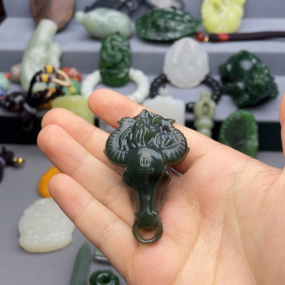 和田玉未镶嵌颈饰