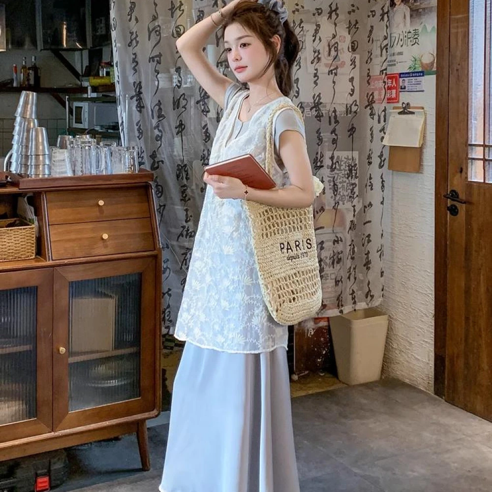 刺绣背心连衣裙套装女2025夏季新款绝美超好看蓝色半身裙三件套潮