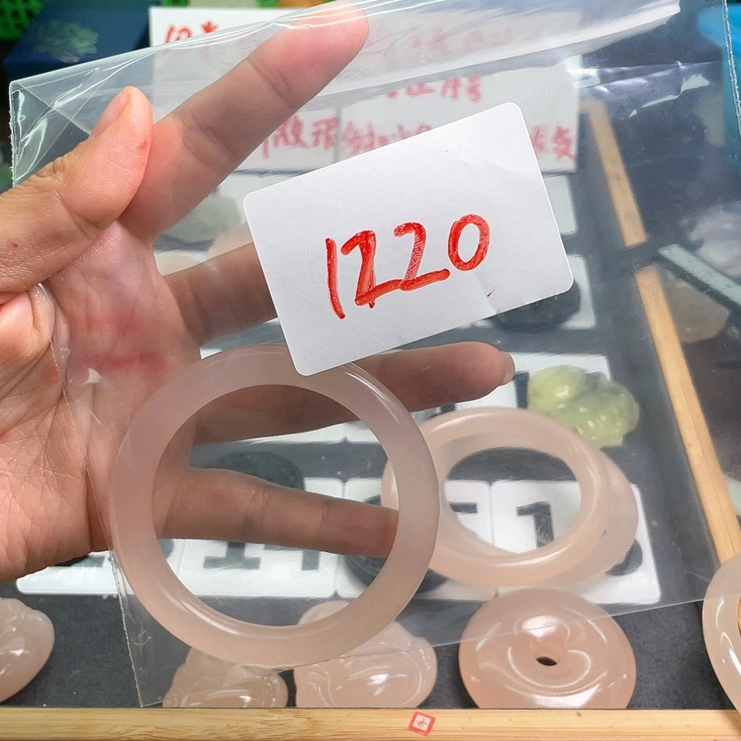 蛇纹石玉未镶嵌颈饰钭****1220