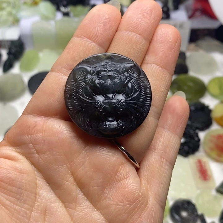 蛇纹石玉合金颈饰叶*可