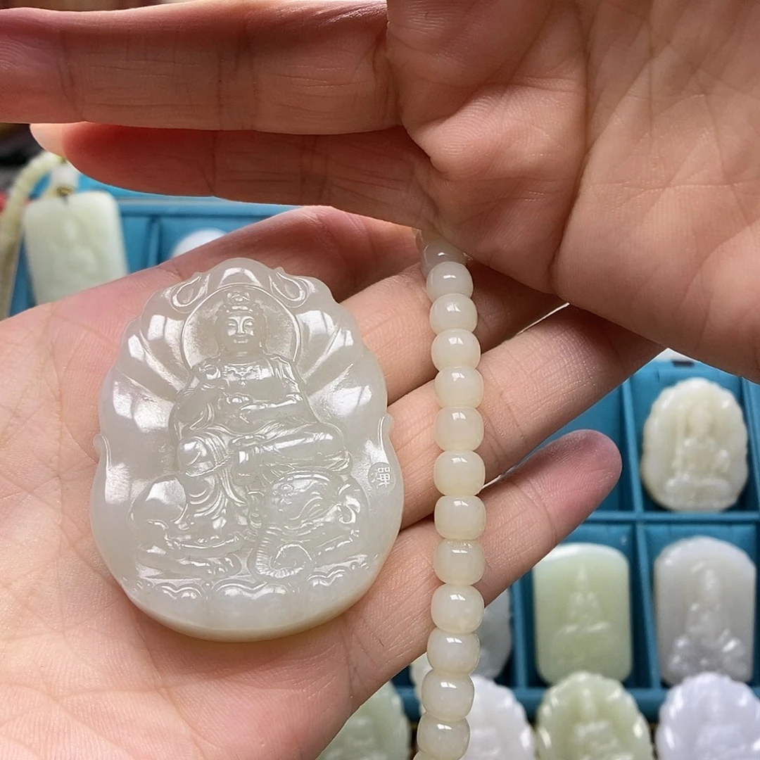 和田玉未镶嵌颈饰M****n