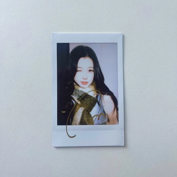 P095【虞书欣】正品拍立得照片 白边