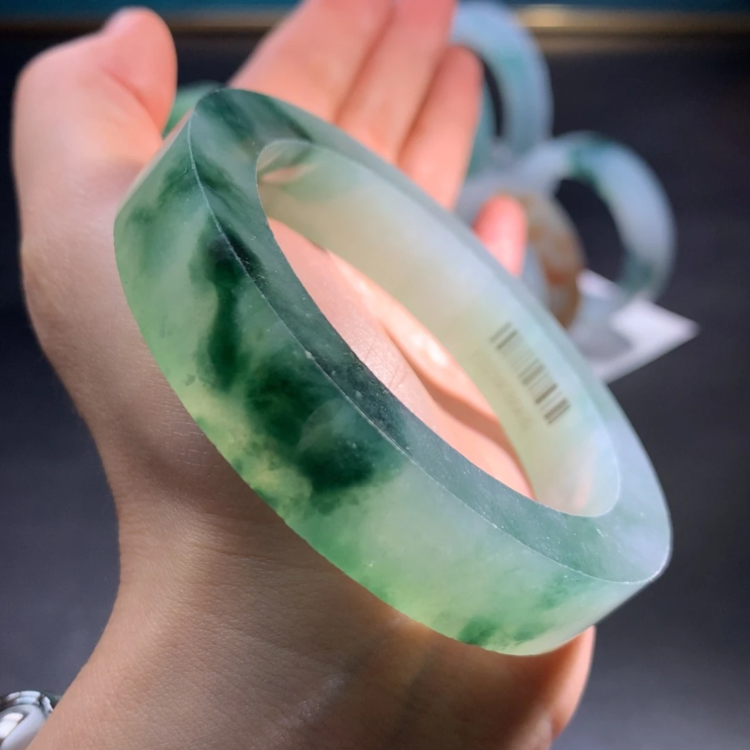 未镶嵌冰种飘花定制翡翠