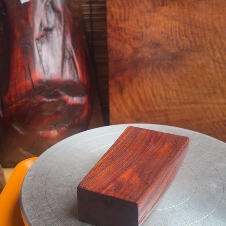 抖***官大叶紫檀（黑酸枝木类）