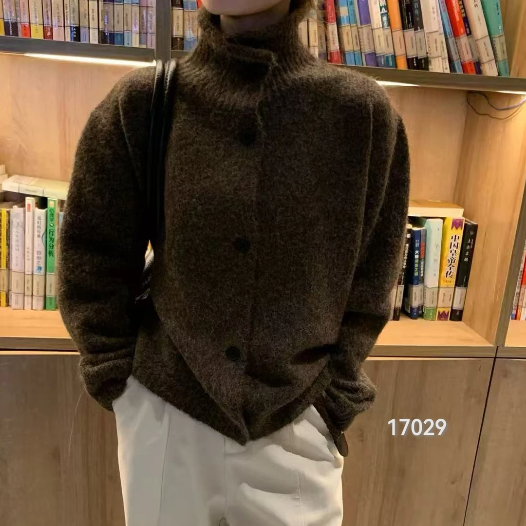 17029 WANGDAN（部分无水洗唛，介意慎拍)立领款长袖针织开衫