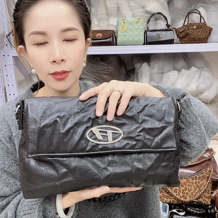 蚕丝小牛剖层皮革PU