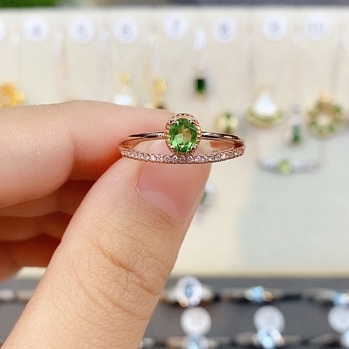 戒指银S925镶嵌石榴石（沙弗莱）