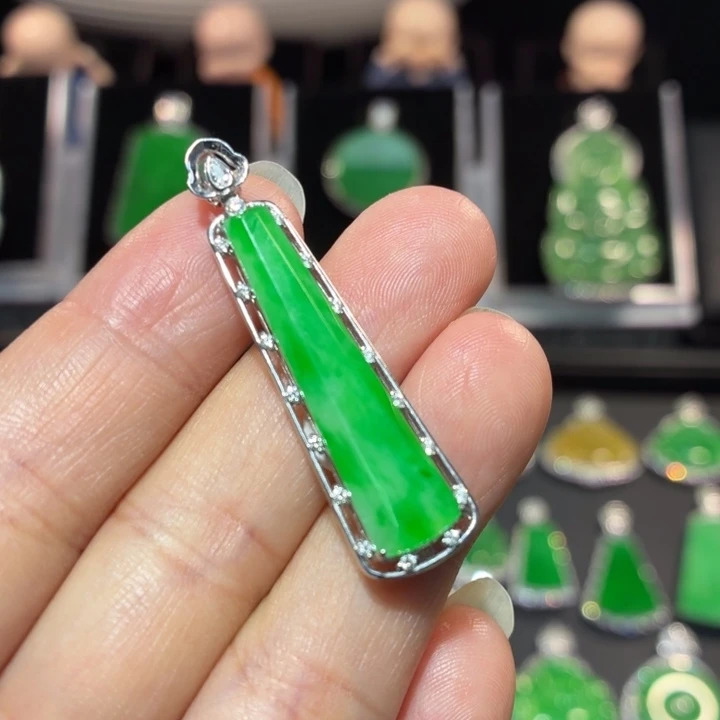 翡翠18K金镶嵌吊坠(不含链)翡翠