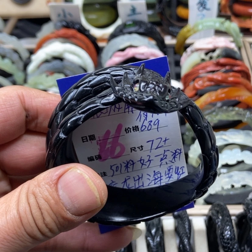 【闪购商品】蛇纹石玉手镯未镶嵌北****）