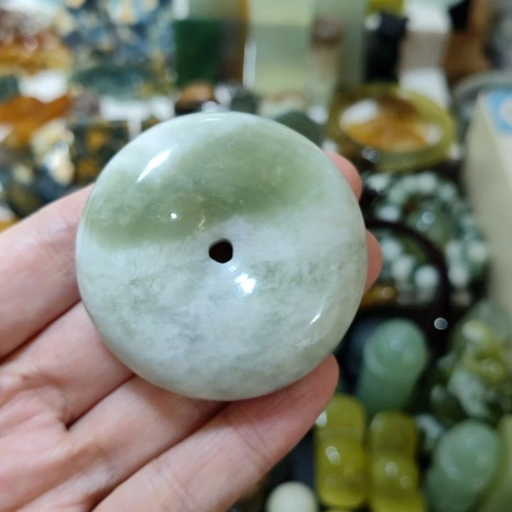 岫玉未镶嵌平安扣