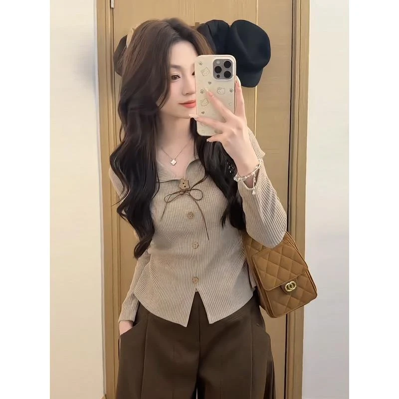 大码韩系设计感V领长袖T恤女秋季胖mm收腰显瘦休闲内搭打底衫上衣