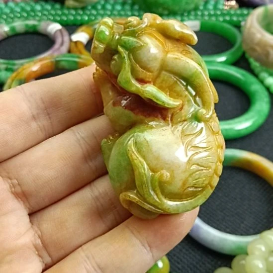 飞***海翡翠未镶嵌颈饰翡翠