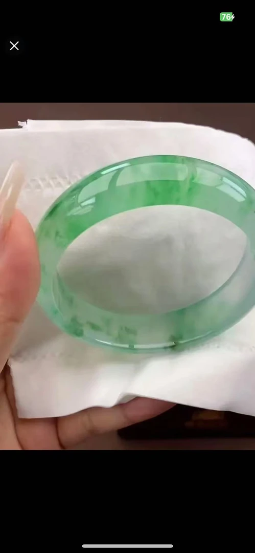 高档手镯时尚冰透女款