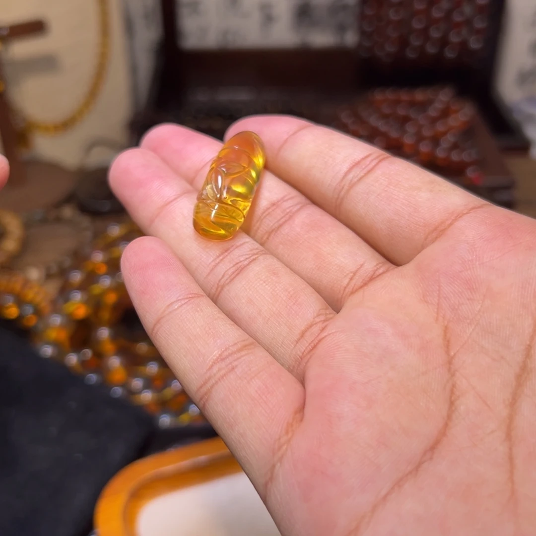 琥珀未镶嵌颈饰竹节