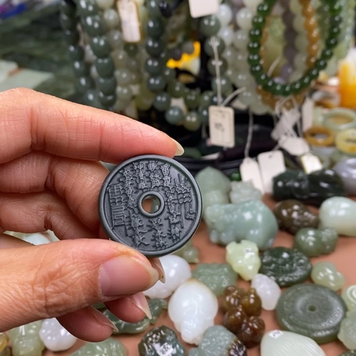 和田玉未镶嵌颈饰予