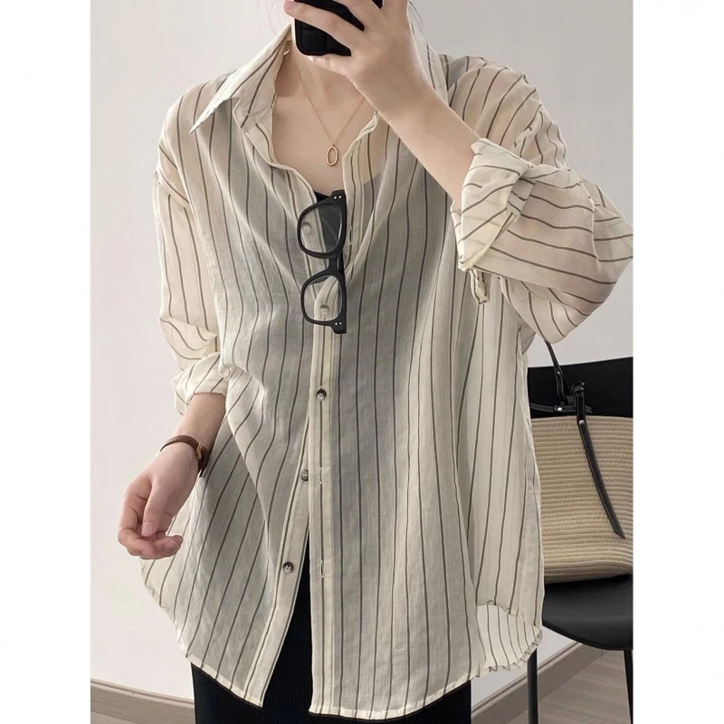 大码女士薄款透气防晒条纹冰丝衬衫夏季百青年
