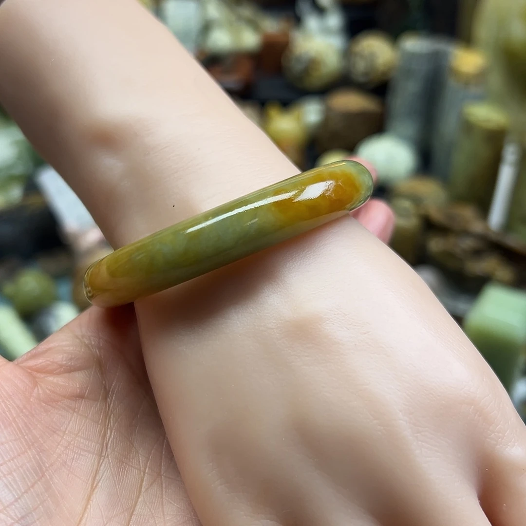 岫玉未镶嵌颈饰花玉52有瑕