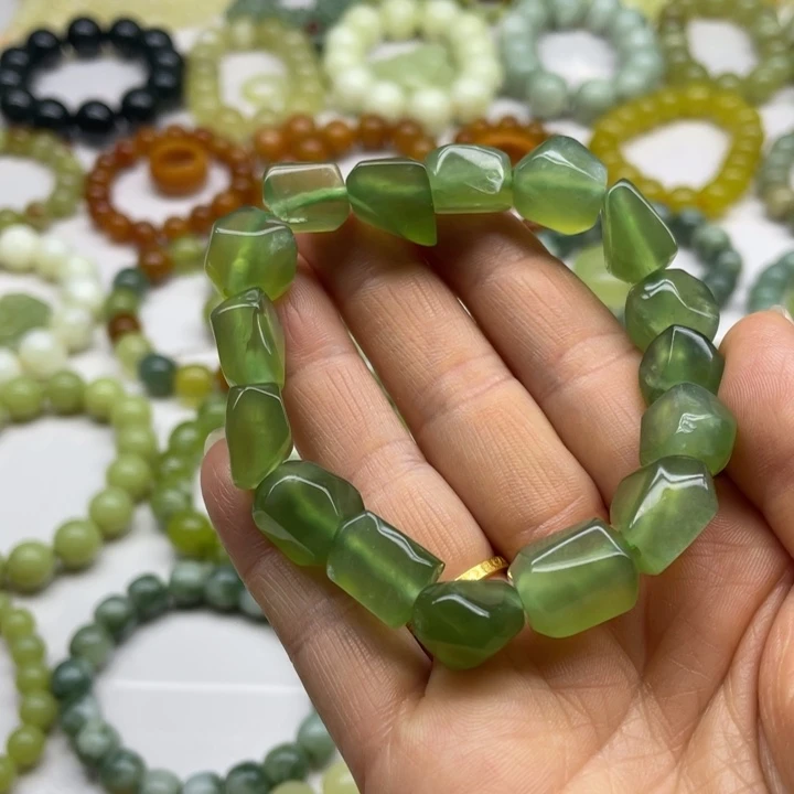 蛇纹石玉手串未镶嵌