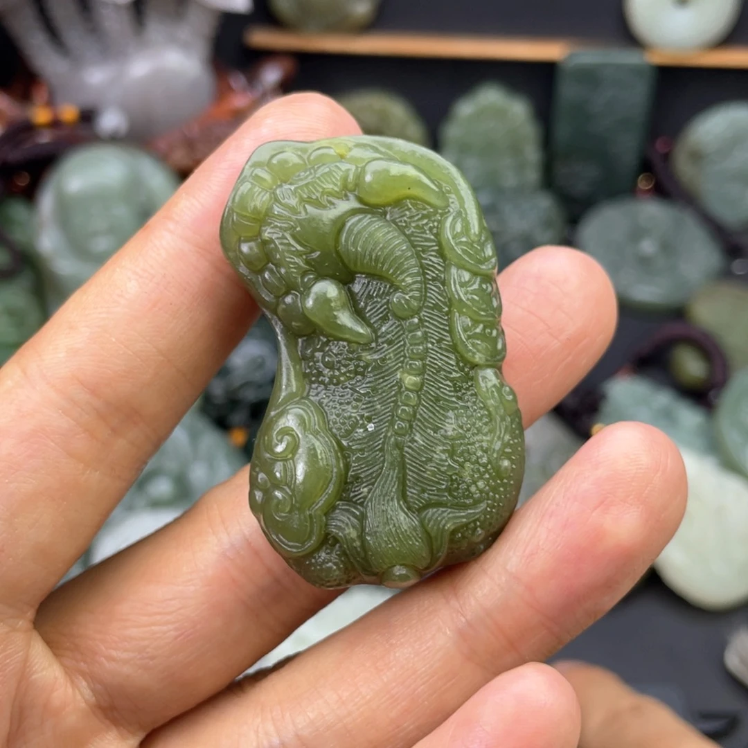 和田玉未镶嵌颈饰