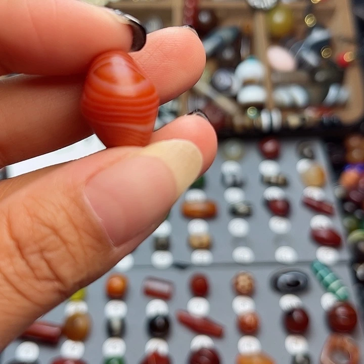 玛瑙/玉髓未镶嵌珠宝半成品花*