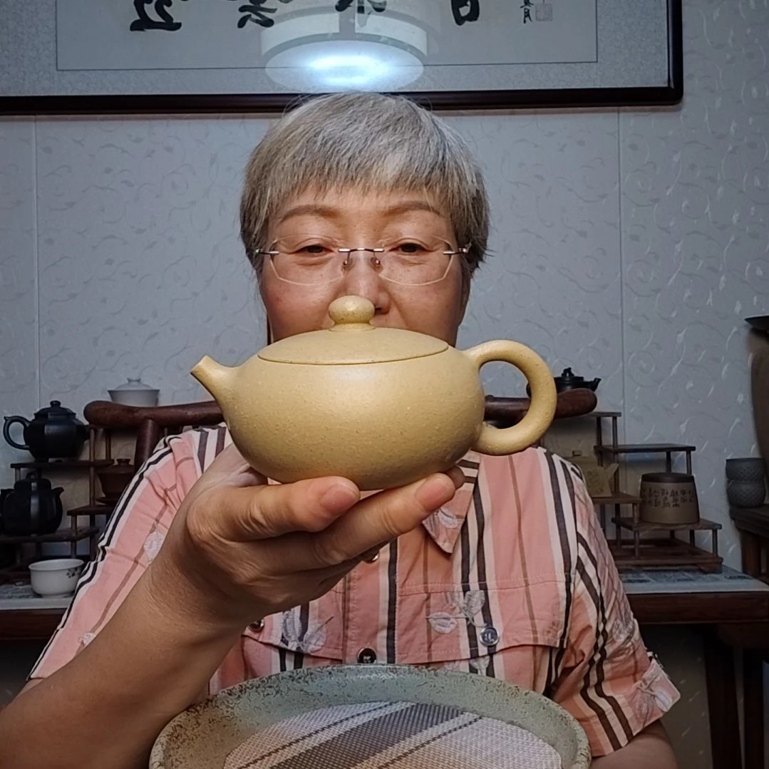茶壶紫砂段泥扁西施220毫升左右