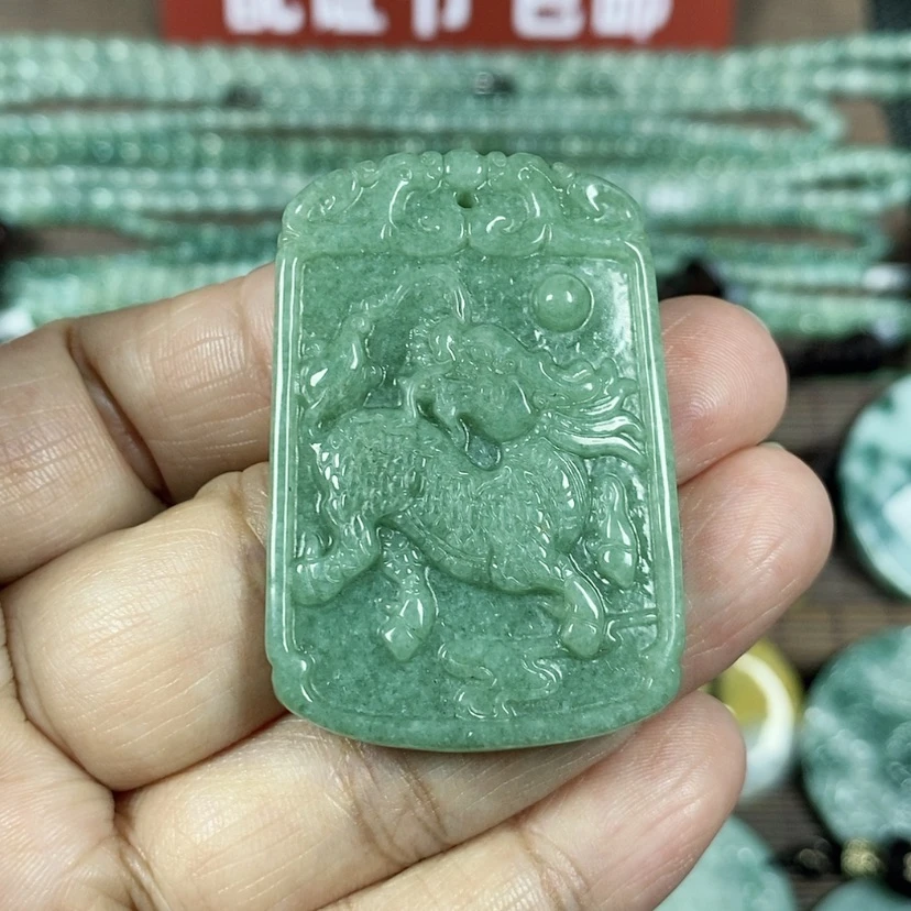 【闪购商品】翡翠颈饰未镶嵌玉吊坠翡翠玉麒麟牌