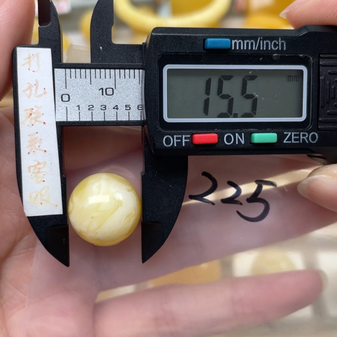 蜜蜡裸石未镶嵌微*?蜜蜡