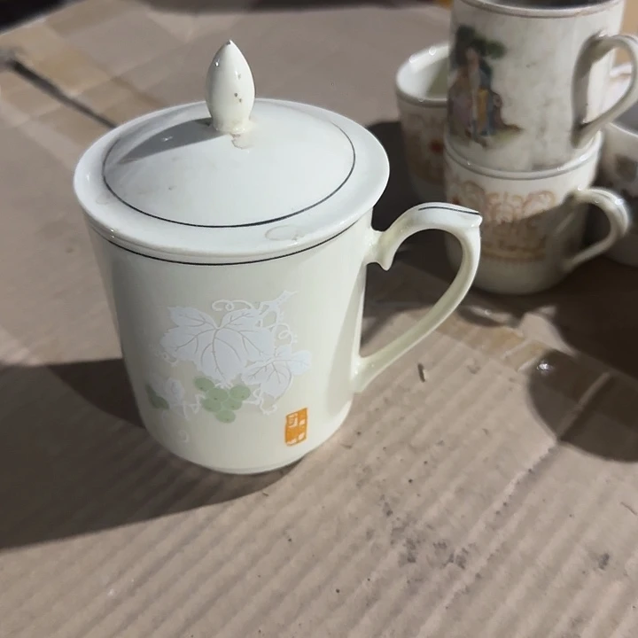 瓷片陶瓷盘子碗啥都有