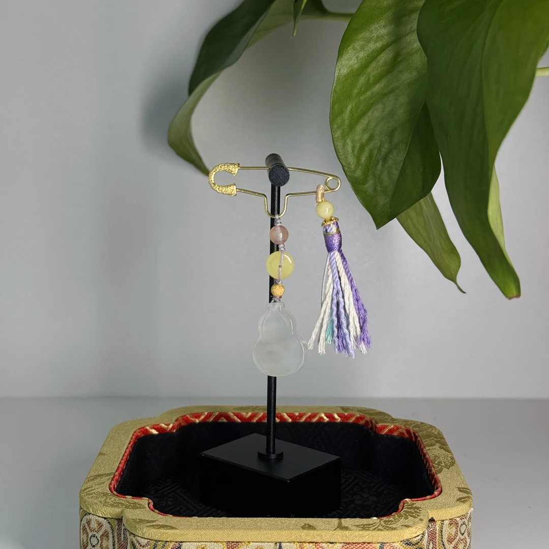 壹屿珠宝 2025110   和田玉典藏葫芦胸针