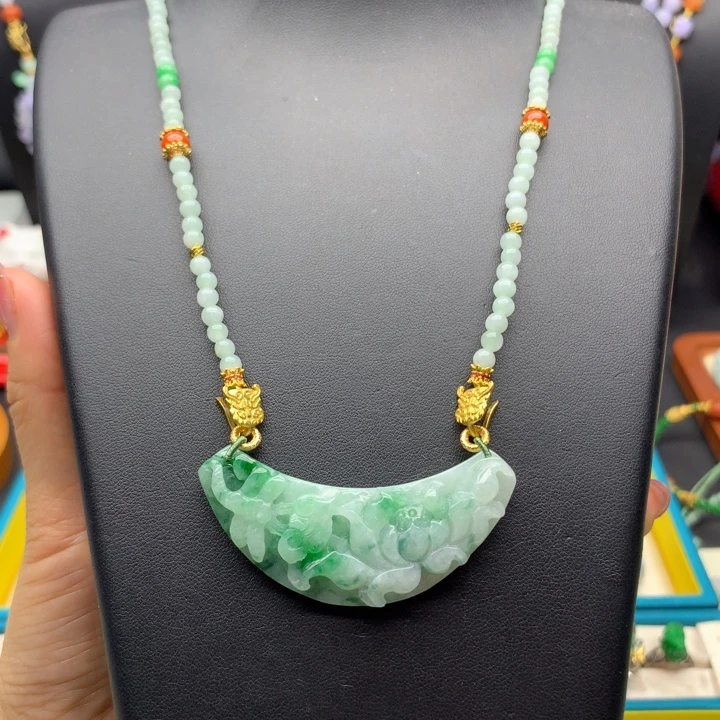 颈饰未镶嵌翡翠翡翠弯弯