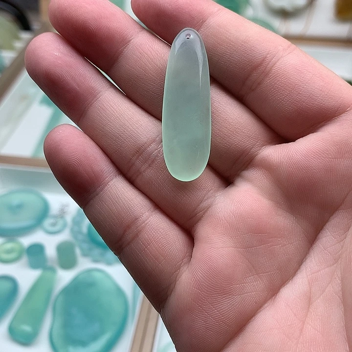 岫玉未镶嵌手镯水滴