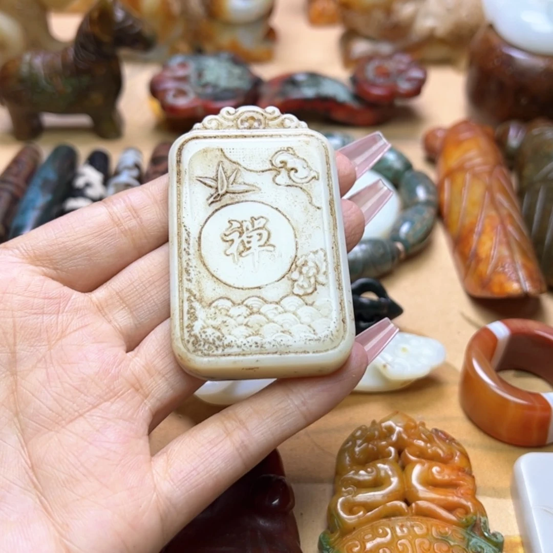 【闪购商品】蛇纹石玉颈饰未镶嵌