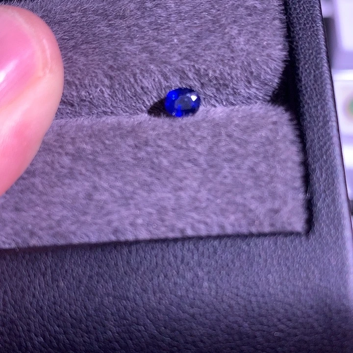 蓝宝石裸石天然蓝宝石